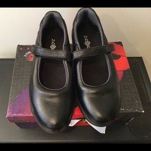 Woman’s size 10 Z-Coil